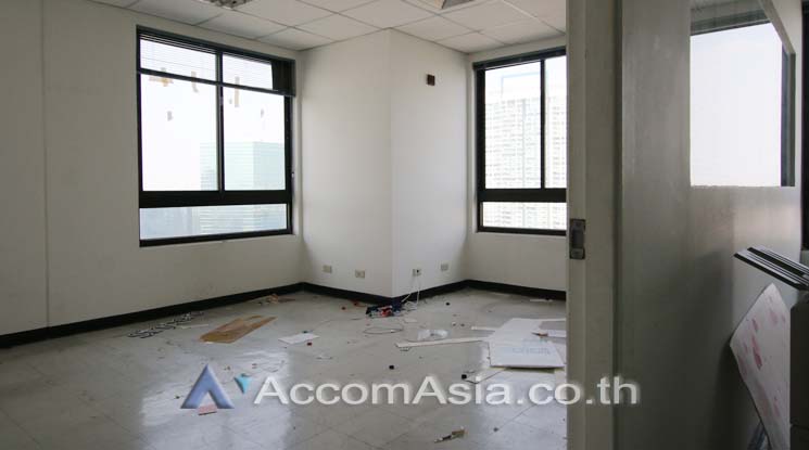  1  Office Space For Rent in Phaholyothin ,Bangkok  at Elephant Building AA14230